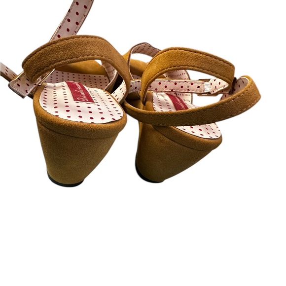 1940s Mustard Yellow Peep Toe Ankle Strap scallop cut Wedge Heels - Picture 7 of 9